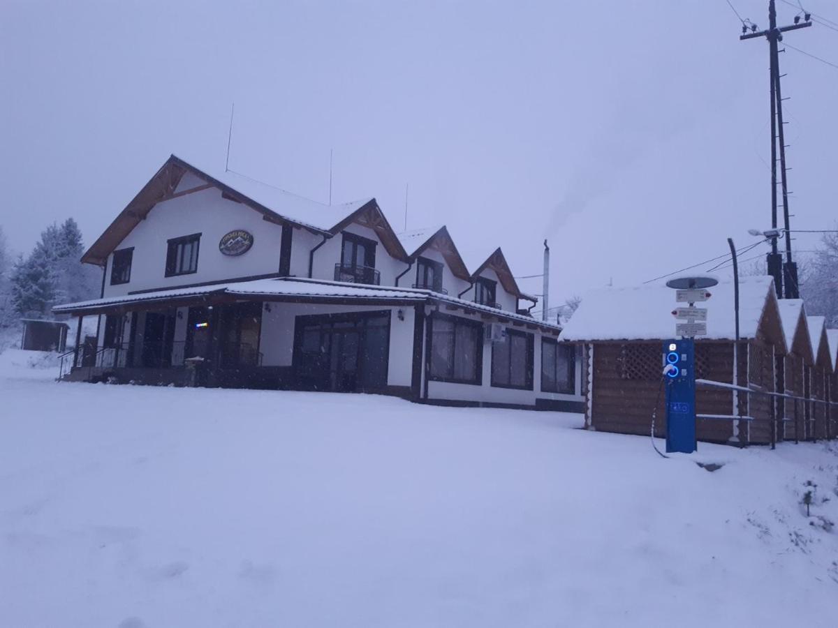 Mountain Dew Hotel Belasovitsa Eksteriør billede